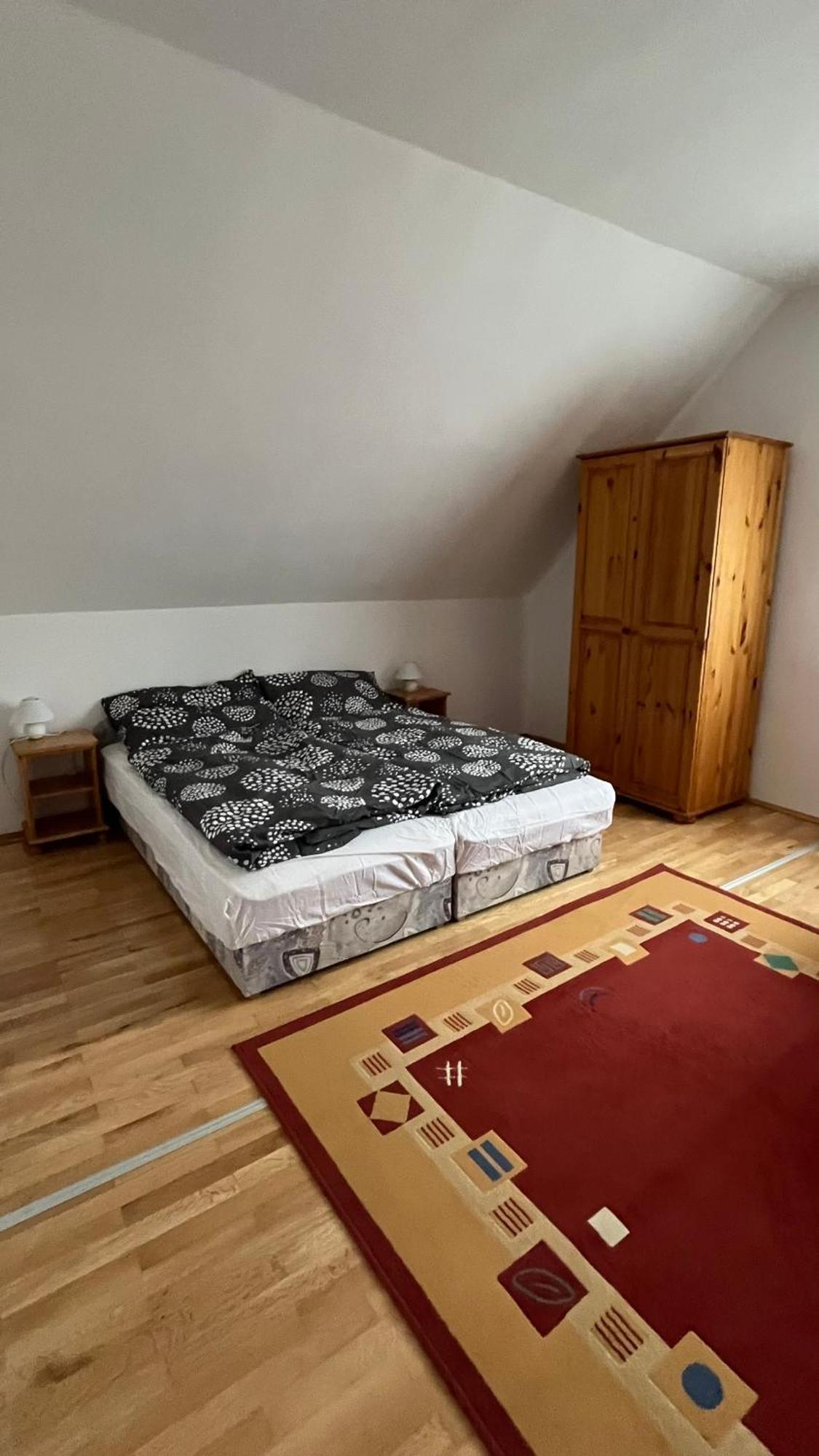 Boezsi Apartman Sárvár Extérieur photo