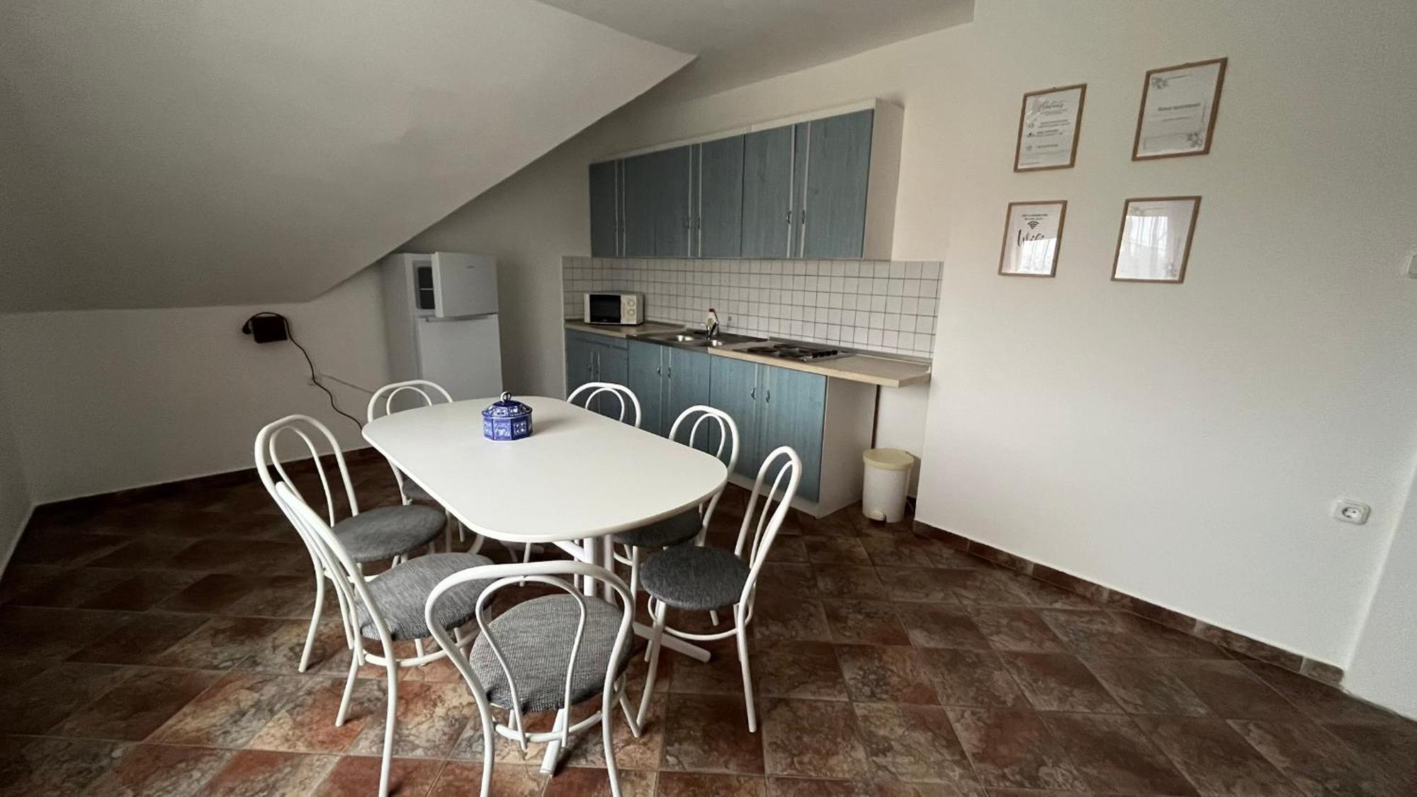 Boezsi Apartman Sárvár Extérieur photo